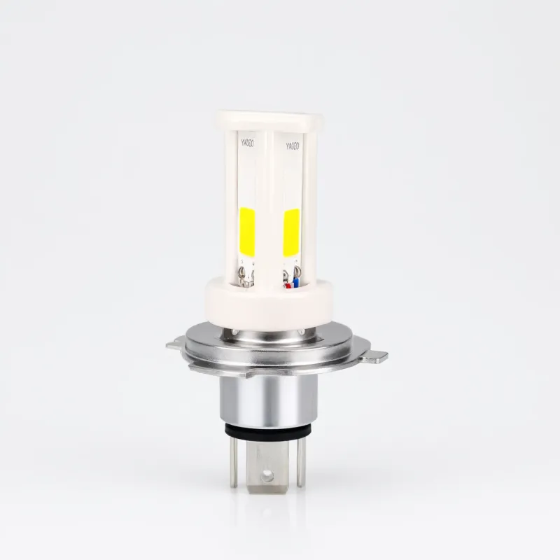 Bombilla LED H4 / HS1 18W COB de 3 caras para moto